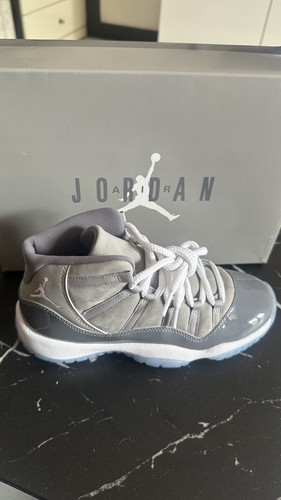Air jordan retro - air,